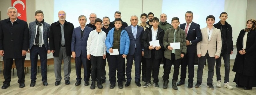 Hafızlık Yarışmasında Bitlis İl Birincisi Güroymak’tan